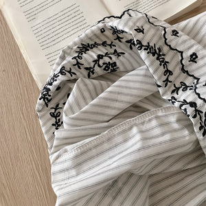 別緻漂亮刺繡細肩平口上衣-25527