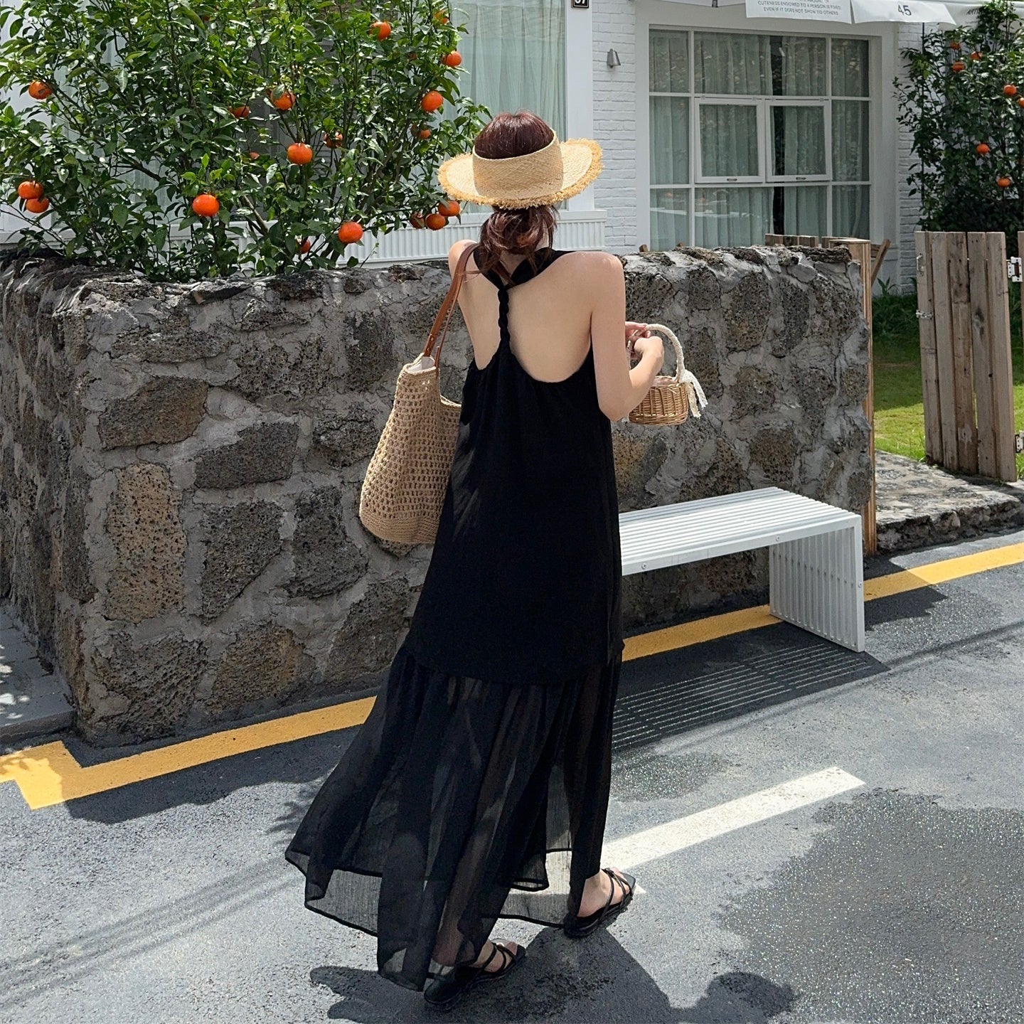 黑色假兩件拼紗下襬掛脖露背長洋-25315