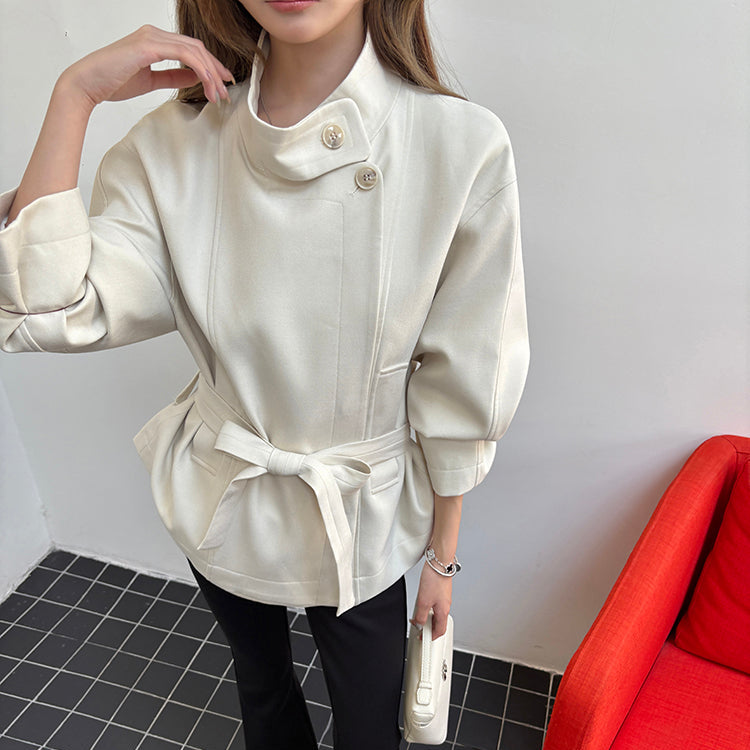 杏白立領收腰綁帶短風衣-25639