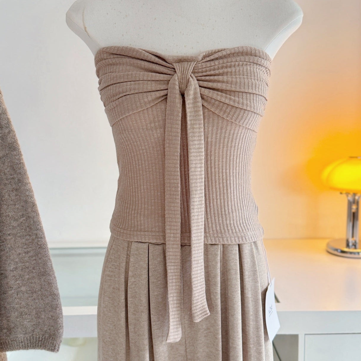 卡杏裹胸針織平口上衣-25666