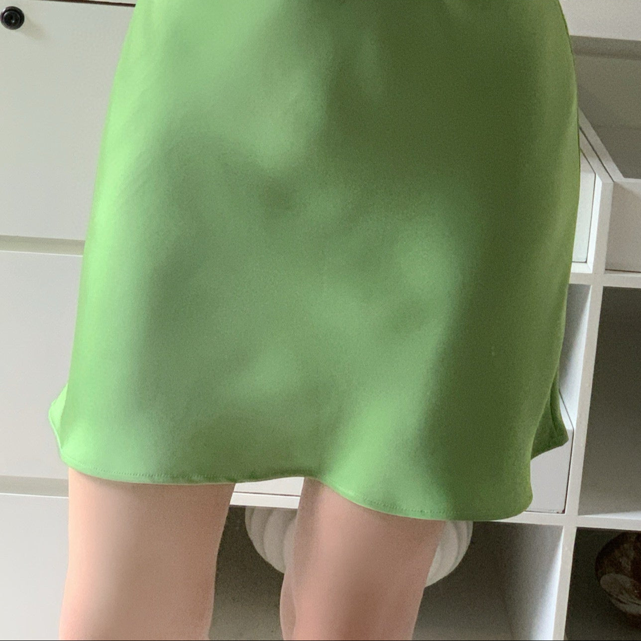 摩登女孩緞面鬆緊腰短裙-25589
