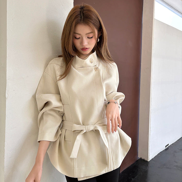 杏白立領收腰綁帶短風衣-25639