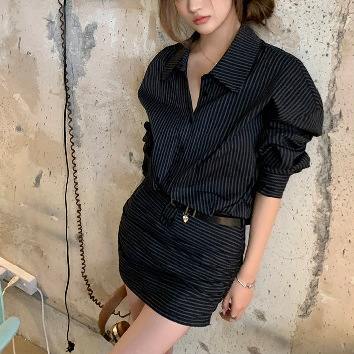 美麗壞女人黑底白條紋襯衫皮帶連衣短洋-25145