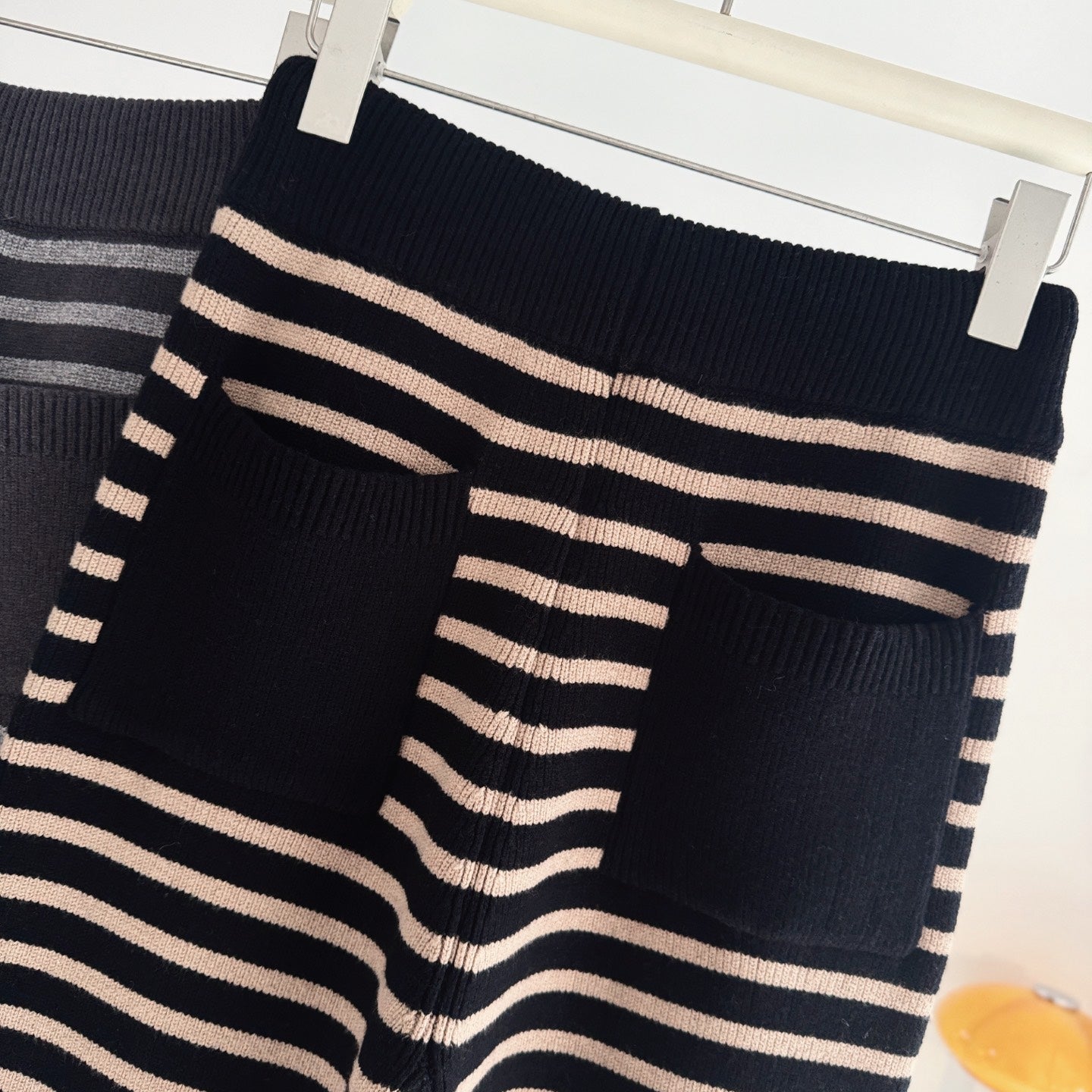 軟糯針織加厚條紋寬褲-25673