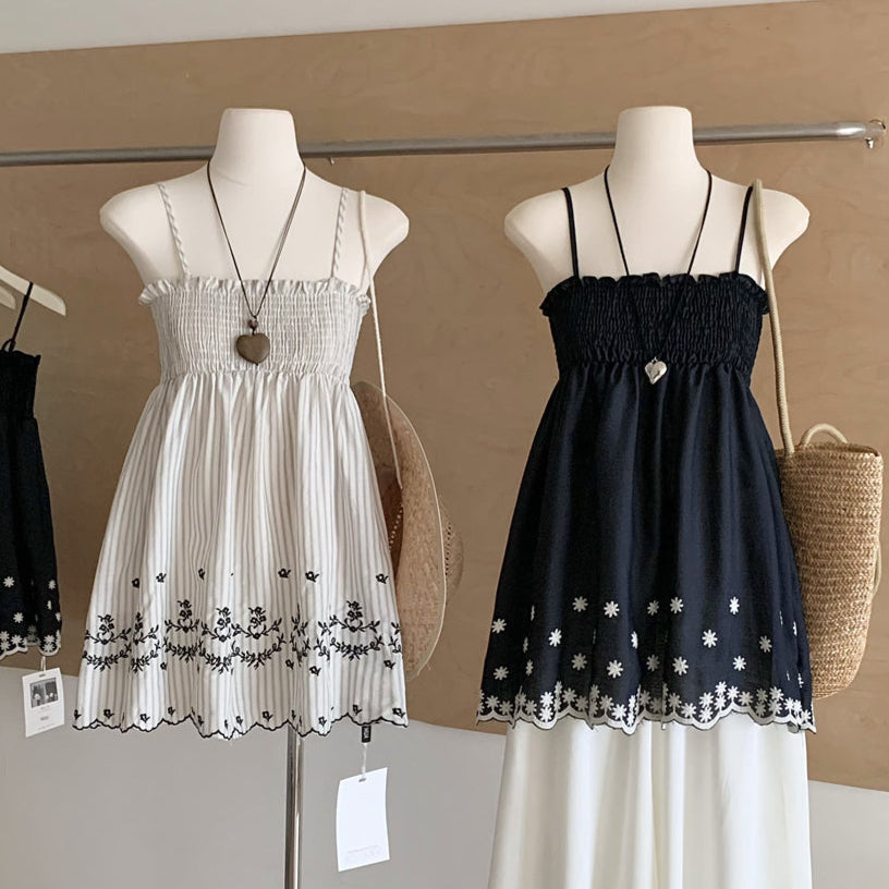 別緻漂亮刺繡細肩平口上衣-25527