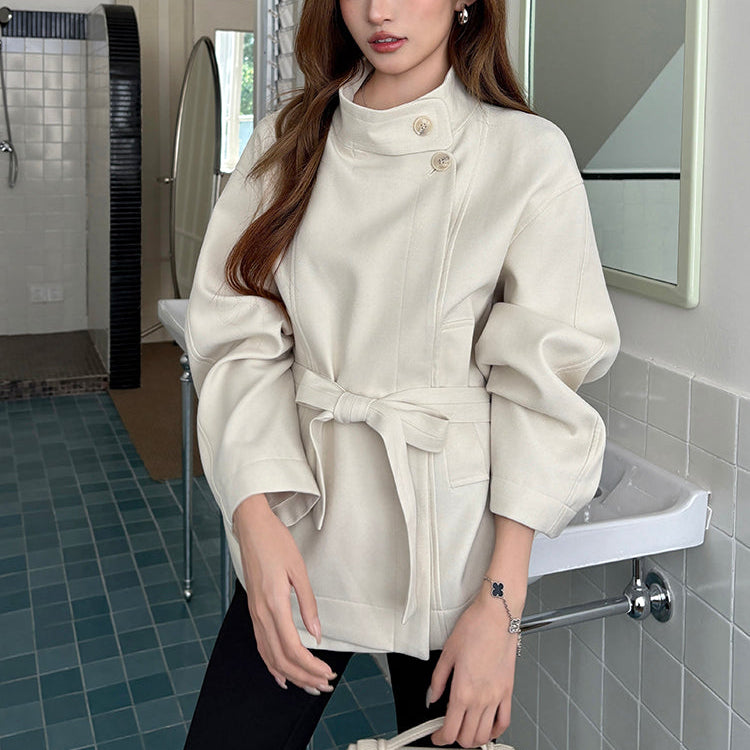 杏白立領收腰綁帶短風衣-25639