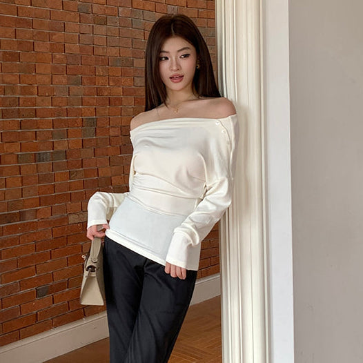 露肩掐腰一字領長版上衣-25663