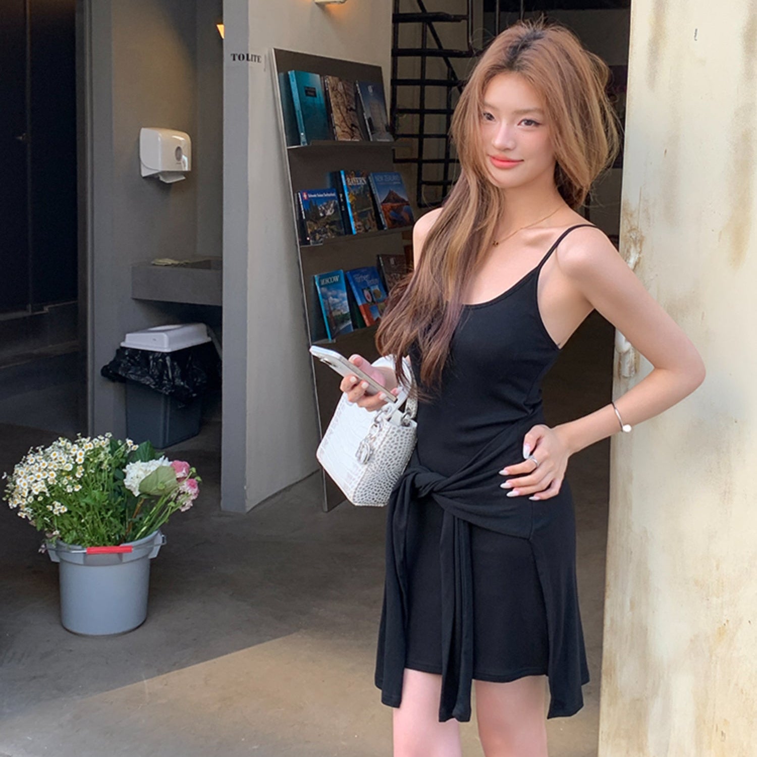二十世紀少女帶胸墊繫腰假兩件短洋-25151