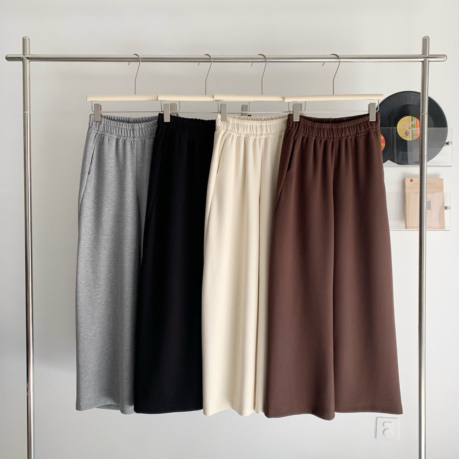 超好穿四色羊毛香蕉褲-25677