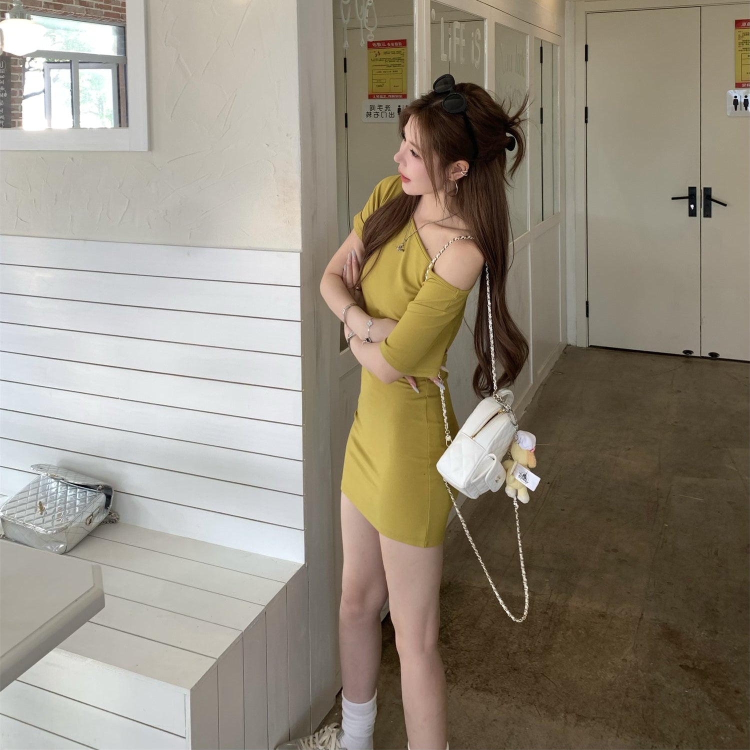 黃芥末修身斜肩包臀短洋-25310