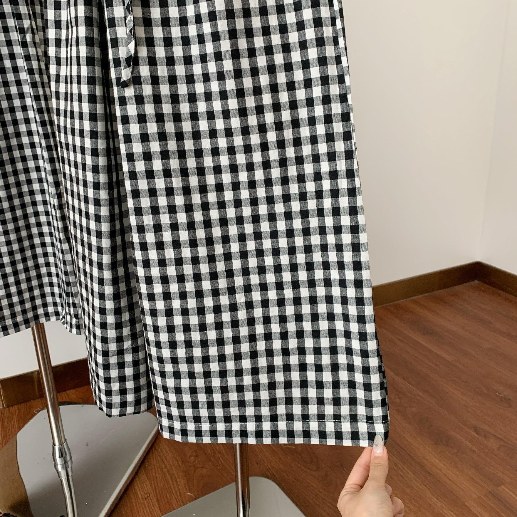 倫敦書店黑白格紋鬆緊腰寬褲-25509
